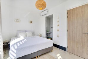 2 slaapkamers, een strijkplank/strijkijzer, wifi