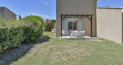 Spacious Provence House for Eight