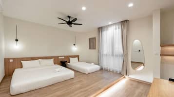Desk, iron/ironing board, WiFi, bed sheets