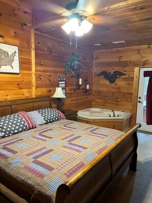 2 bedrooms, desk, iron/ironing board, WiFi - Mountain View Cabin/Hot Tub/Game Rm/Near Dollywood (Sevierville)