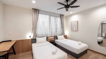 Desk, iron/ironing board, WiFi, bed sheets