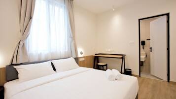 Desk, iron/ironing board, WiFi, bed sheets