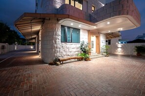 Exterior - Codrington House - 3Bedroom 3Bathroom 2Carpark #1 (George Town)