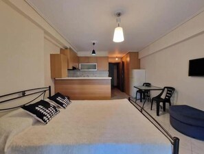 Iron/ironing board, WiFi, bed sheets - Cozy and Urban City Center Heaven (Athina)