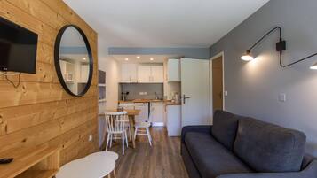 Apartment | Dining