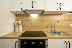 Fridge, oven, cookware/dishes/utensils, dining tables - Liv`s Apartment by Tok (Durrës)