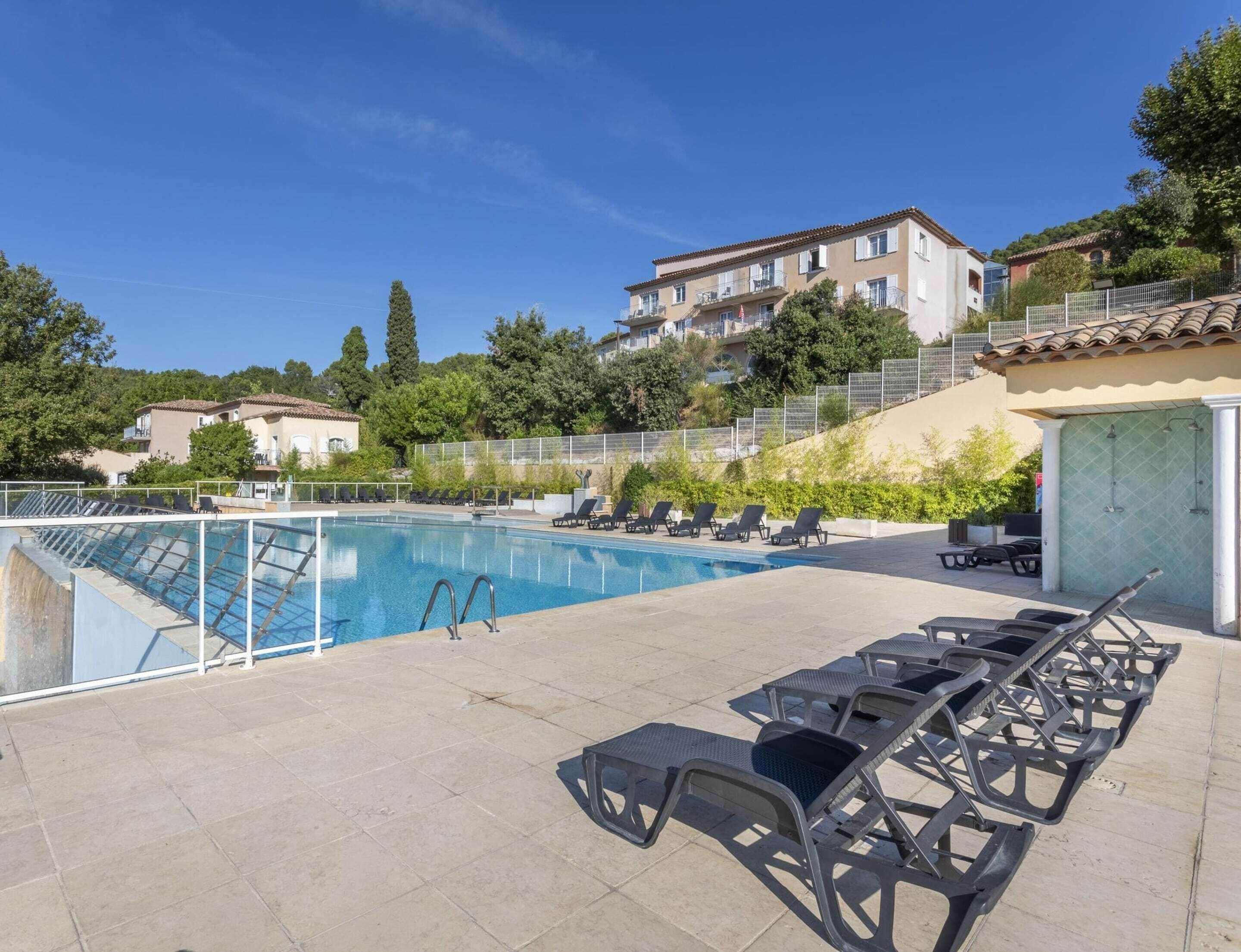 Apartamento | Piscina | Una piscina al aire libre
