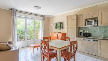 Apartment | Tempat makan