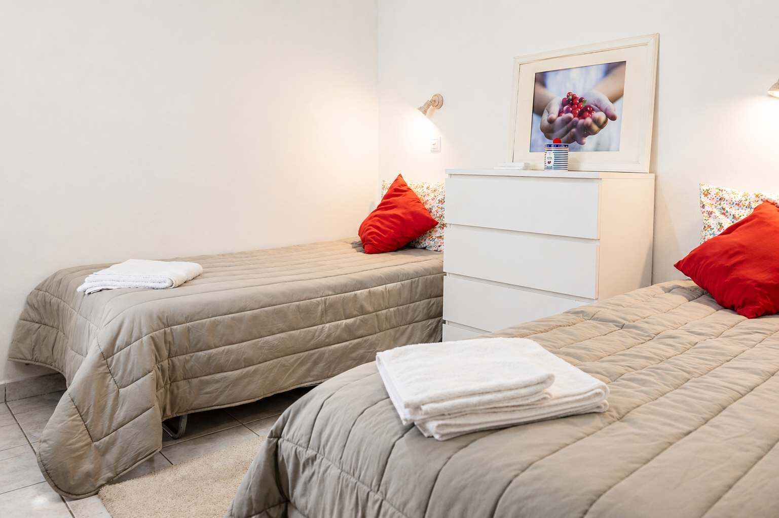 2 chambres, fer et planche à repasser, lit de bébé portatif, Wi-Fi