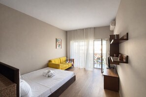 Iron/ironing board, WiFi, bed sheets - Rose`s Studio by Tok Apartments (Durrës)