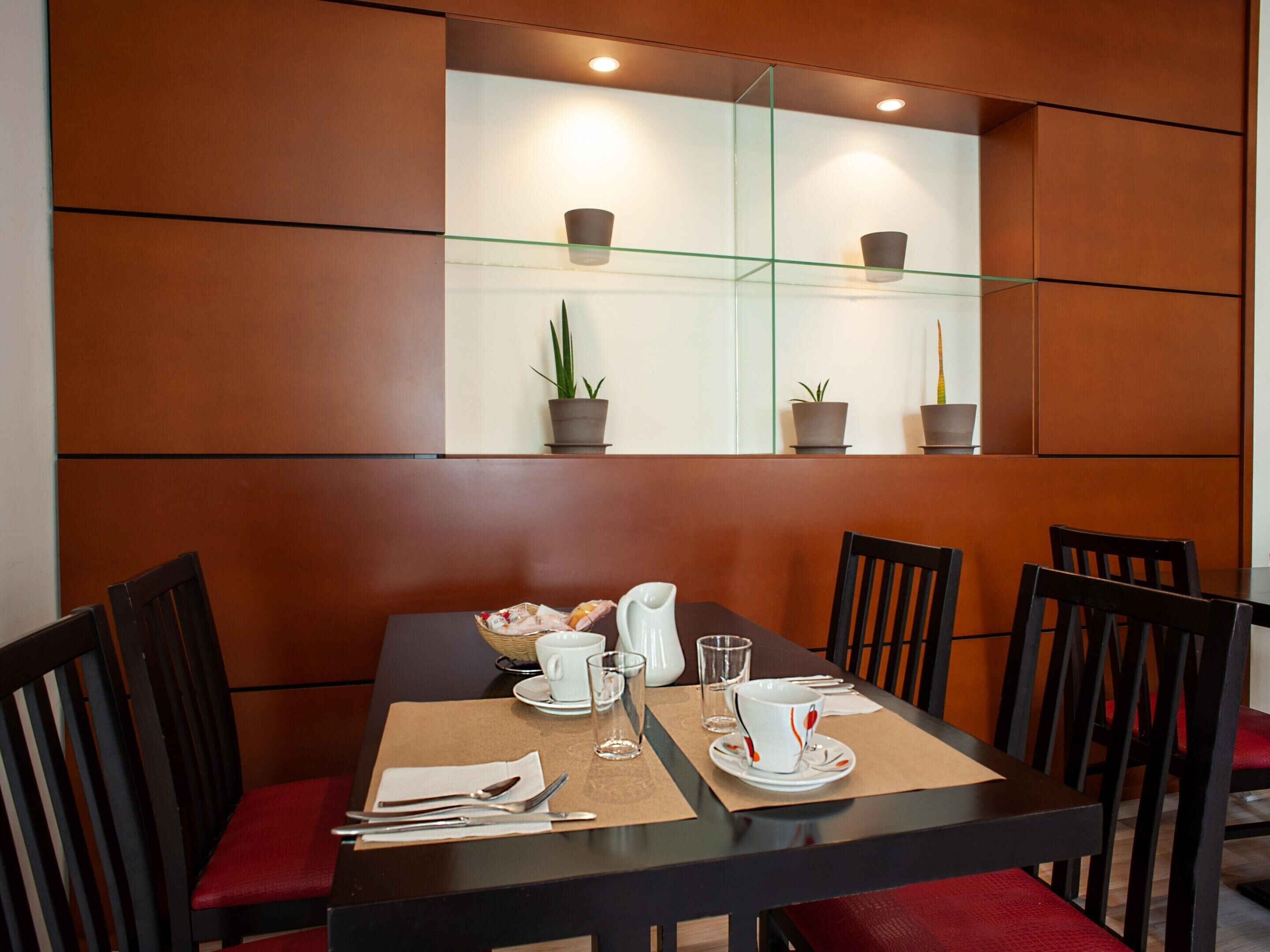 Apartment | Dining