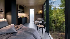 Unclassified image, 3 of 22, button - Gorgeous Scandinavian Mirror Glass Cabin in the Adirondacks for an Unforgettable Getaway in Jay, New York (Jay)