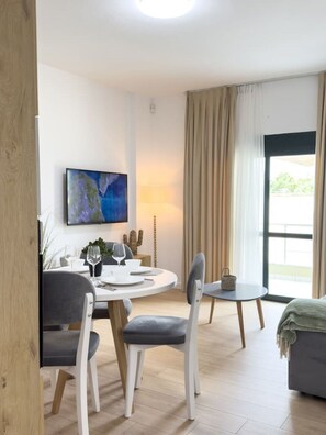 Dining - Tiara Beach Apartment (Durrës)