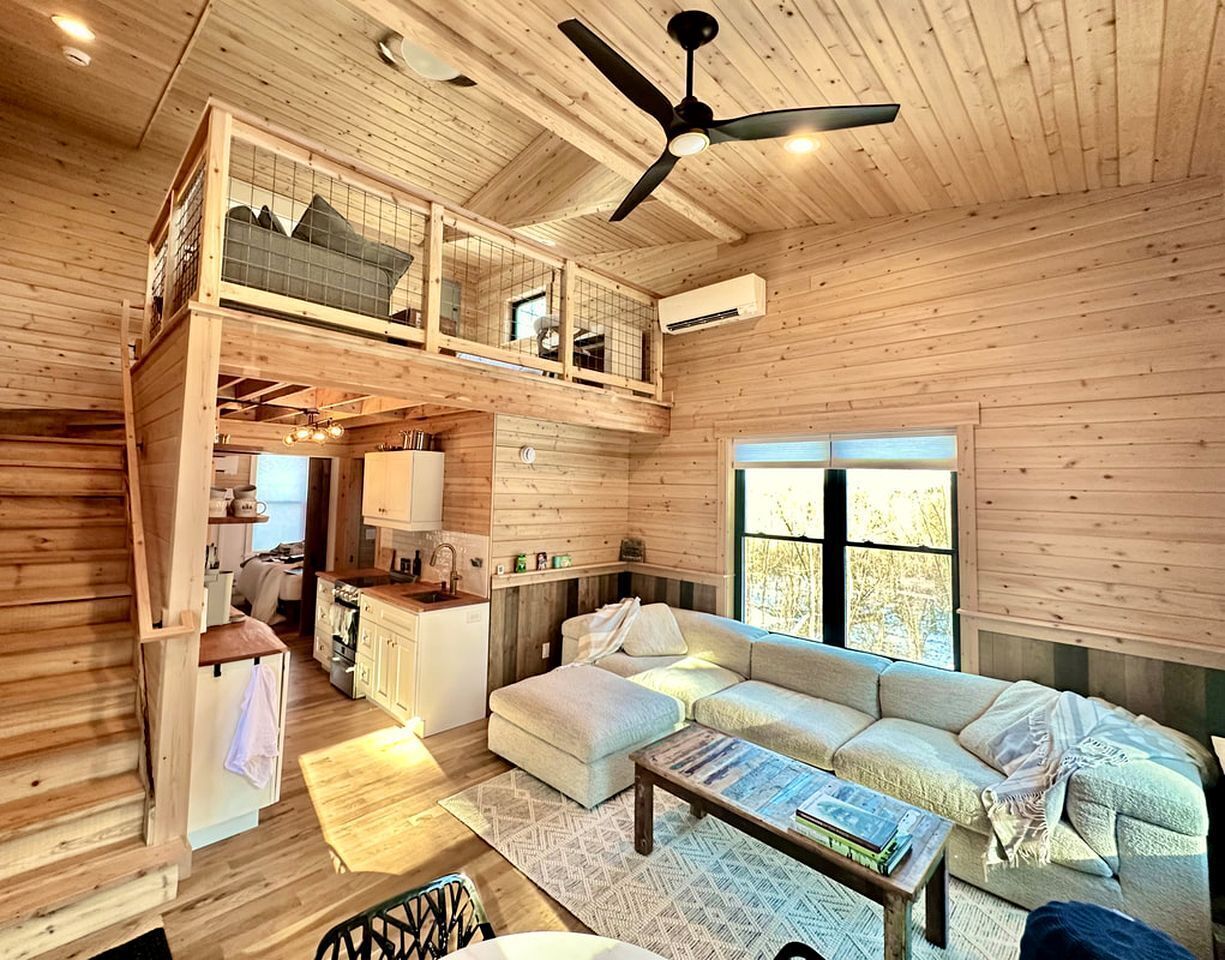 Televisión y chimenea 