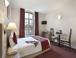 Apartment | 1 bedroom, bed sheets - Refined Champagne Stay for Two (Epernay)