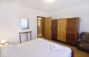 Internet, bed sheets - Quiet retreat with terrace (Savudrija)
