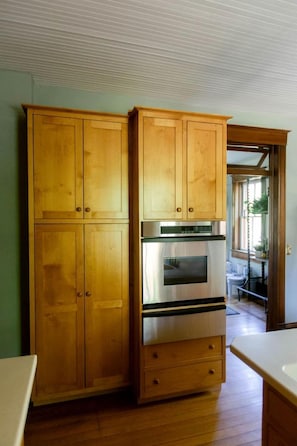 Interior - Tranquil Retreat to the Woods: Beautiful Family-Friendly Cottage near Owensville, Missouri (Boulware Township)