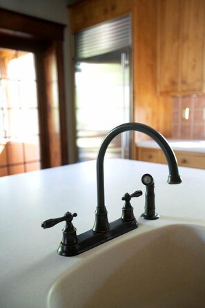 Interior - Tranquil Retreat to the Woods: Beautiful Family-Friendly Cottage near Owensville, Missouri (Boulware Township)