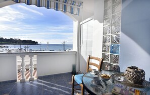 Outdoor dining - Stunning sea views from your terrace (Umag)