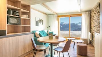 Apartment | Dining
