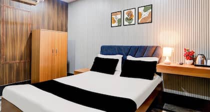 Deluxe With Balcony Hotel Aaghnya