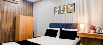 Deluxe With Balcony Hotel Aaghnya