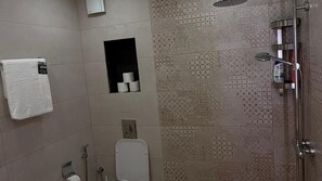 Hair dryer, towels, soap, toilet paper - Luxury apartment in Tetouan near the medina (tetouan)