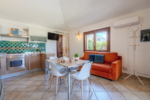 Fridge, oven, stovetop, dishwasher - [Center - 1 km from the sea] Villa Relax with Garden (Sardegna, Provincia della Gallura Nord-Est Sardegna)