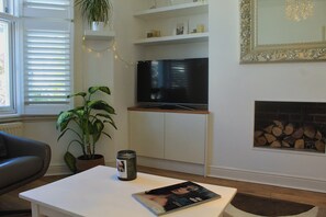 Living area - Modern Central Apartment (Brighton and Hove)