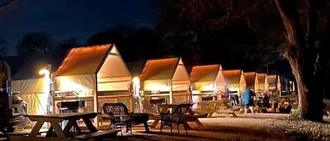 Ulkoruokailutilat