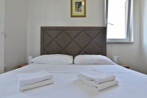 Internet, bed sheets - Equipped flat just a short walk from the beach (Dajla)