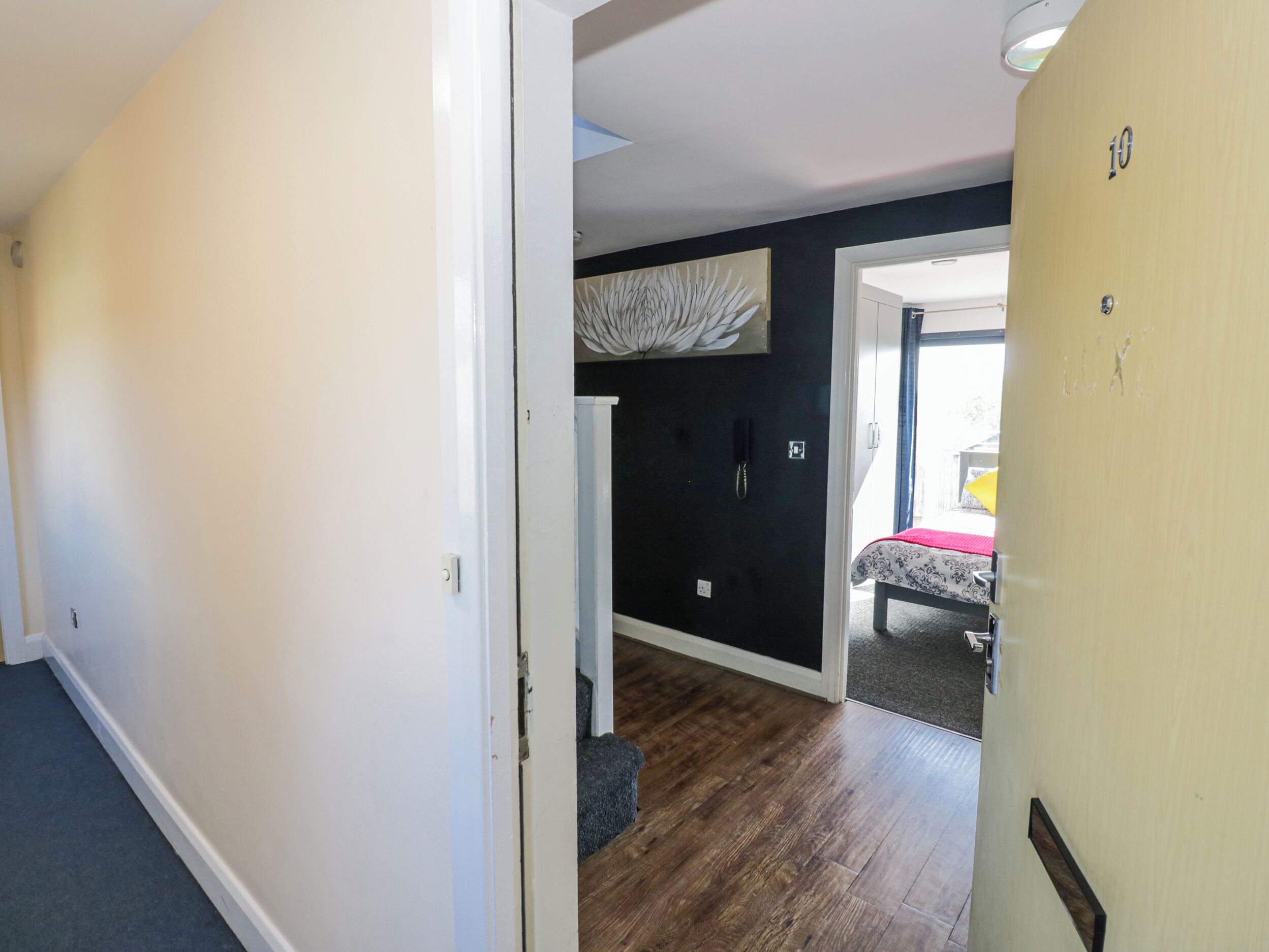 3 bedrooms, individually decorated, individually furnished, free WiFi