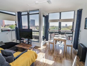 Living area - Rickman Apartment (Birmingham)