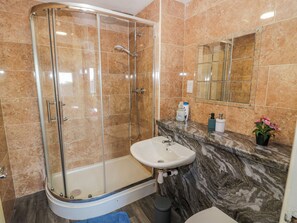 Shower - Rickman Apartment (Birmingham)