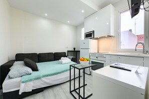 Coffee/tea maker, fridge, microwave, oven - M (MDL925) Cozy one bedroom apartment Madrid (Madrid)
