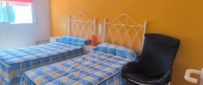 Room - Apartment 'Residencial Calas De Peñíscola' with Sea Views, Wi-Fi & Air Conditioning (Peñíscola)