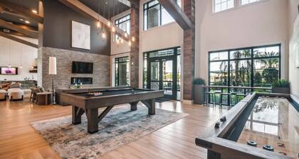 Cozy 2-bedroom apartment with AC in charming Wimauma