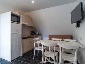Apartment | Living room - 5-guest Flat, Beachfront (Guidel)