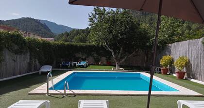 Chalet 'Alojamiento Rural El Lentisco' with Mountain Views, Wi-Fi & Air Conditioning