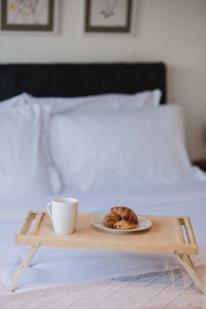Schreibtisch, Bügeleisen/Bügelbrett, Reisekinderbett, kostenloses WLAN
