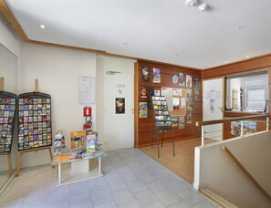 Apartemen | Resepsionis