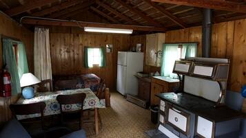 1 habitación, wifi y ropa de cama