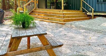 Minimalist Luxury: Fully Equipped Modern Container, Hidden Getaway near Lake Livingston, TX