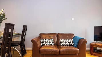 House, 2 Bedrooms | Living room | Books
