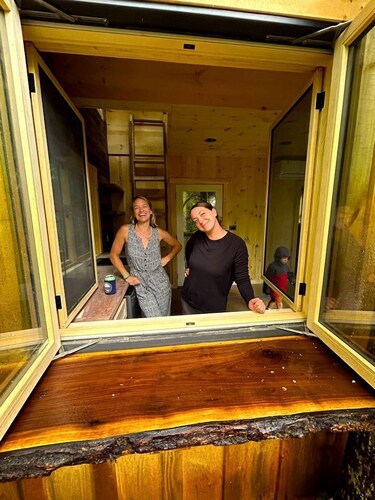 Magical Treehouse Stay with Creekside Sauna Experience in Zirconia, North Carolina