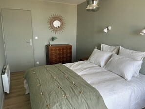 2 室のベッドルーム、アイロン / アイロン台、旅行用ベビーベッド 、WiFi (無料)