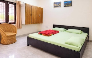 Habitación Deluxe doble, Aire acondicionado | Ropa de cama hipoalergénica, escritorio, sistema de insonorización