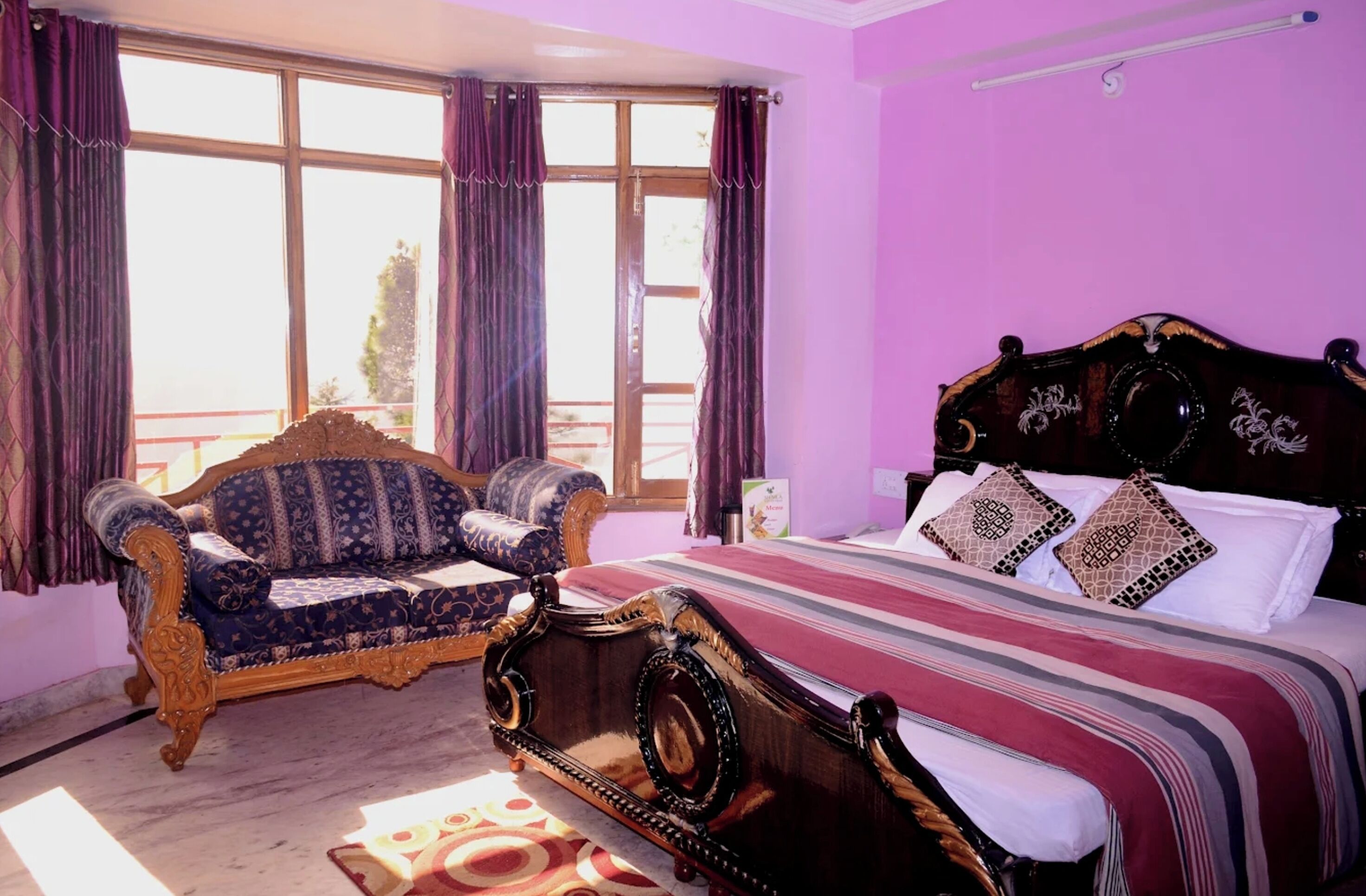 Deluxe Double Room, Air conditioning | Hypo-allergenic bedding, desk, soundproofing, free WiFi