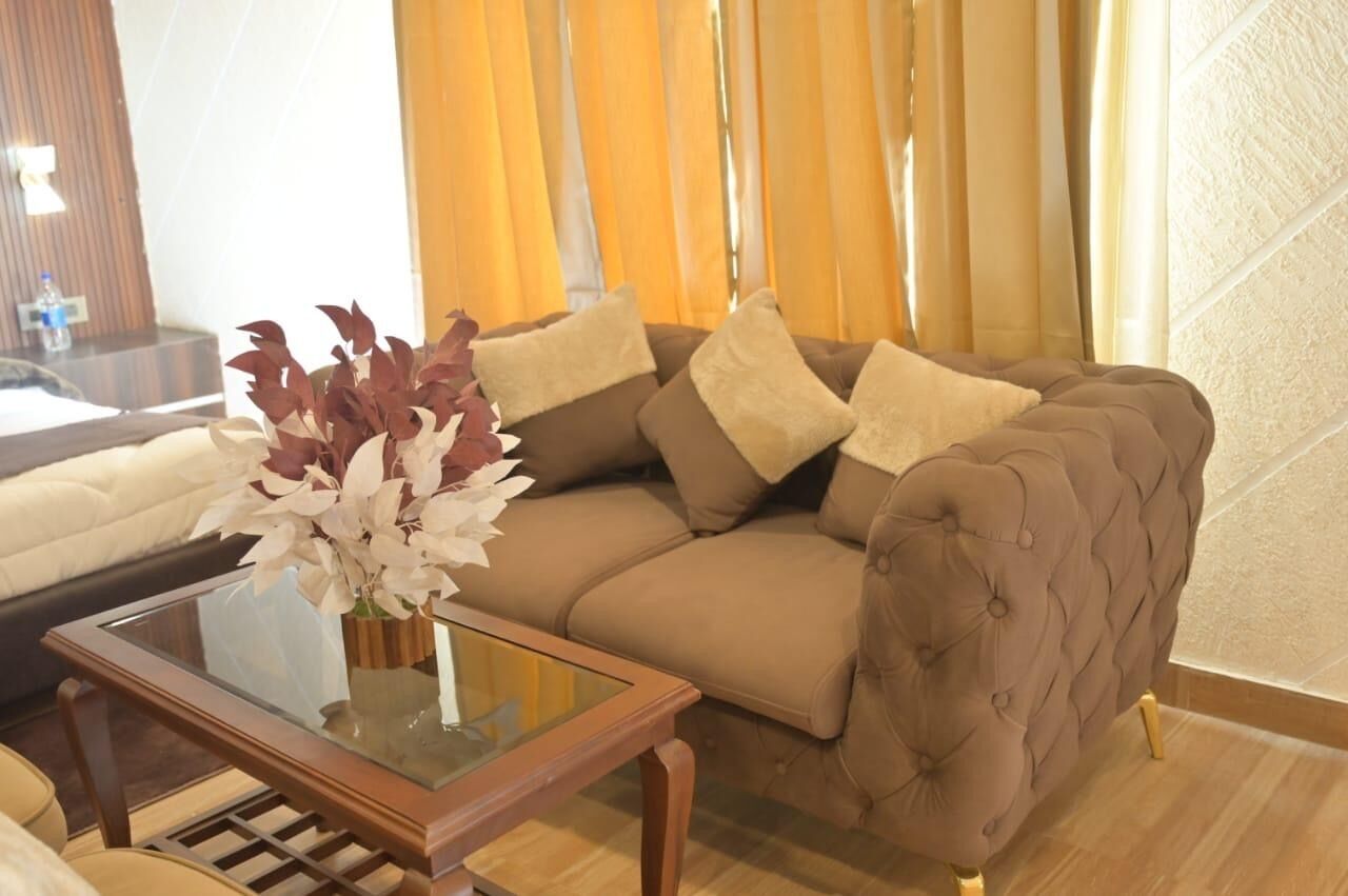 Deluxe Room | Living area