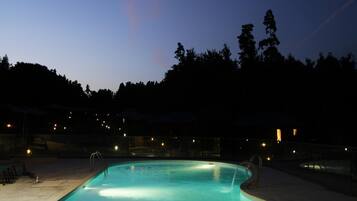 Chalet | Pool | Indoor pool, outdoor pool